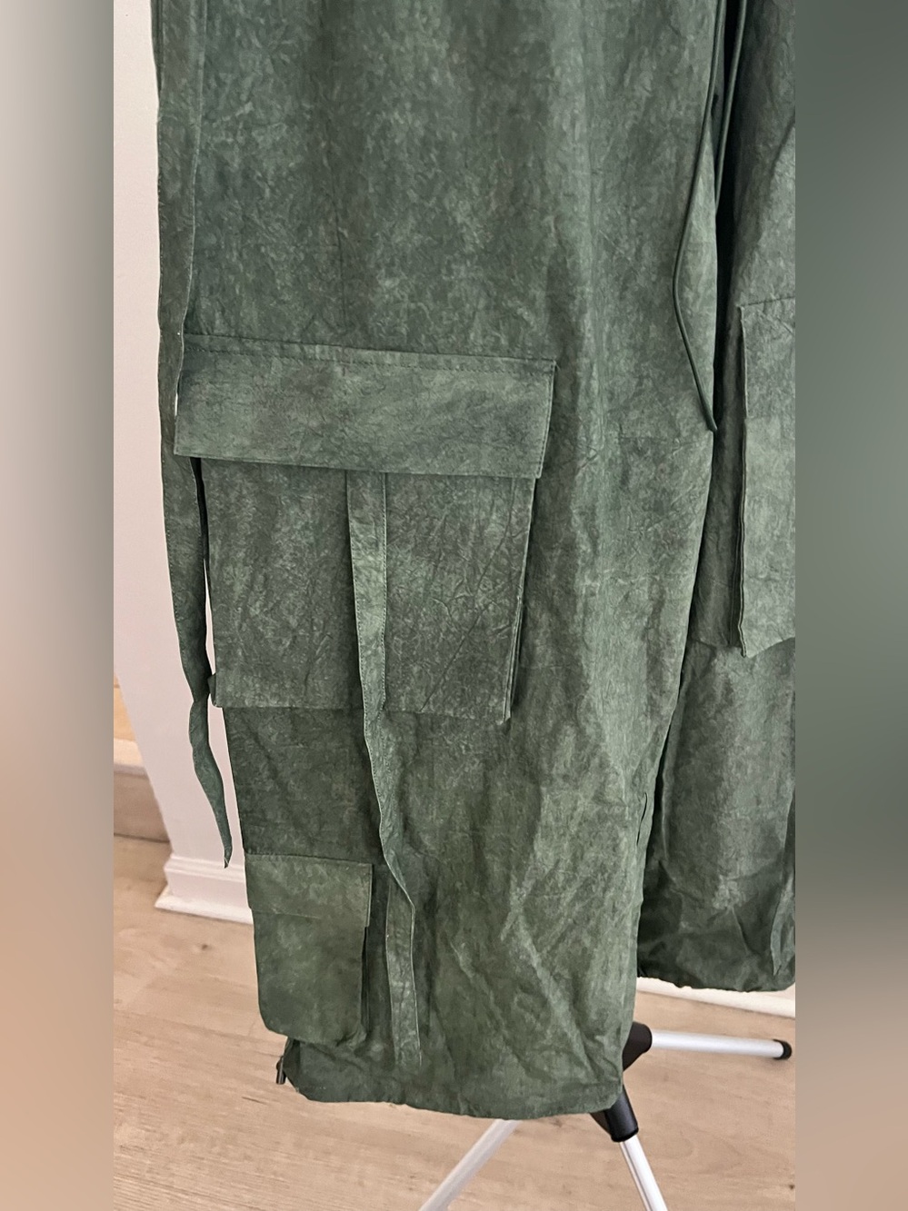 New w tags luxtokill Wide-Leg Cargo Pants in Olive Green - Women. Uk 10 - Picture 6 of 10